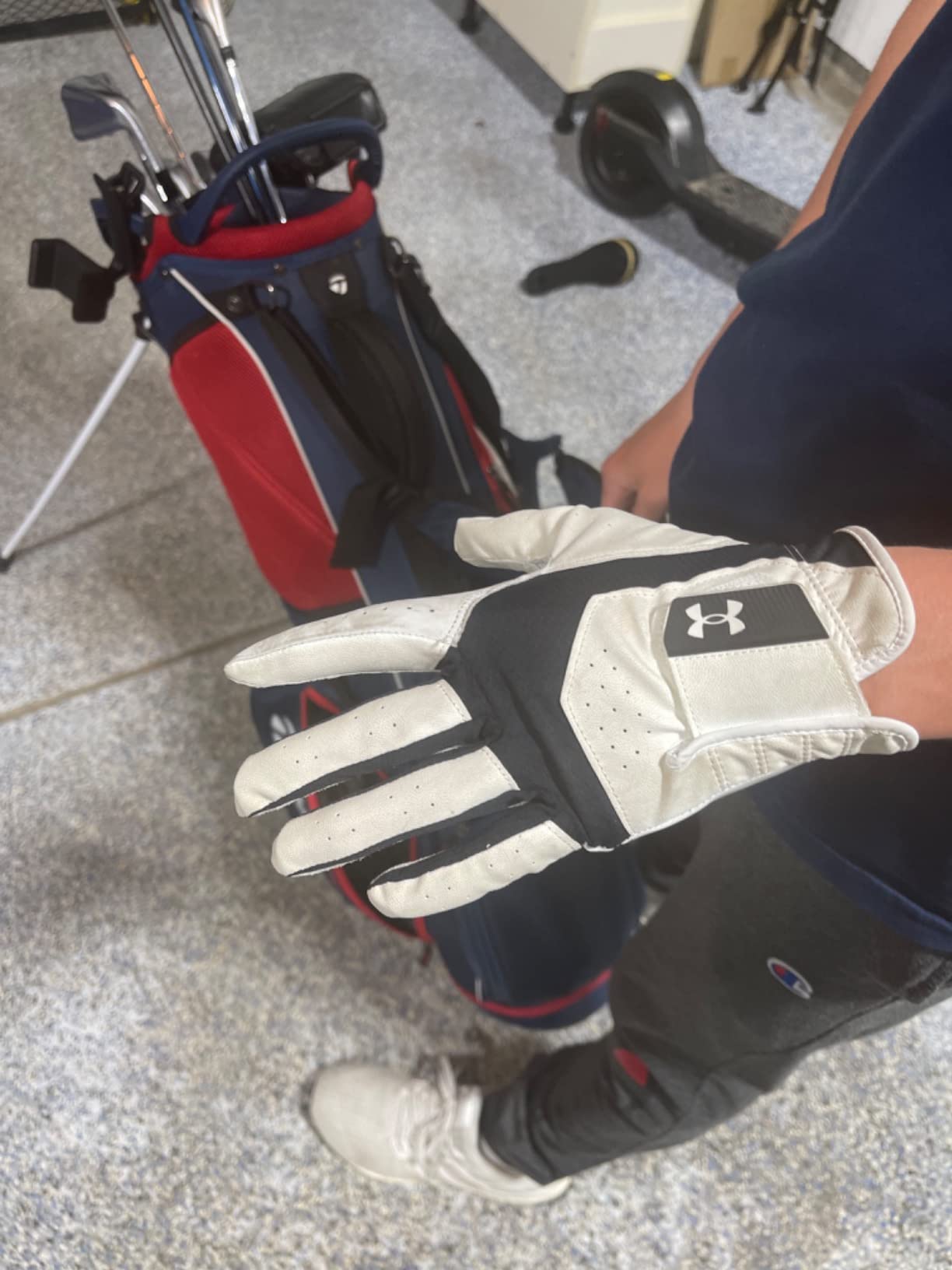 Under Armour Mens Iso-chill Golf Glove customer photo 1
