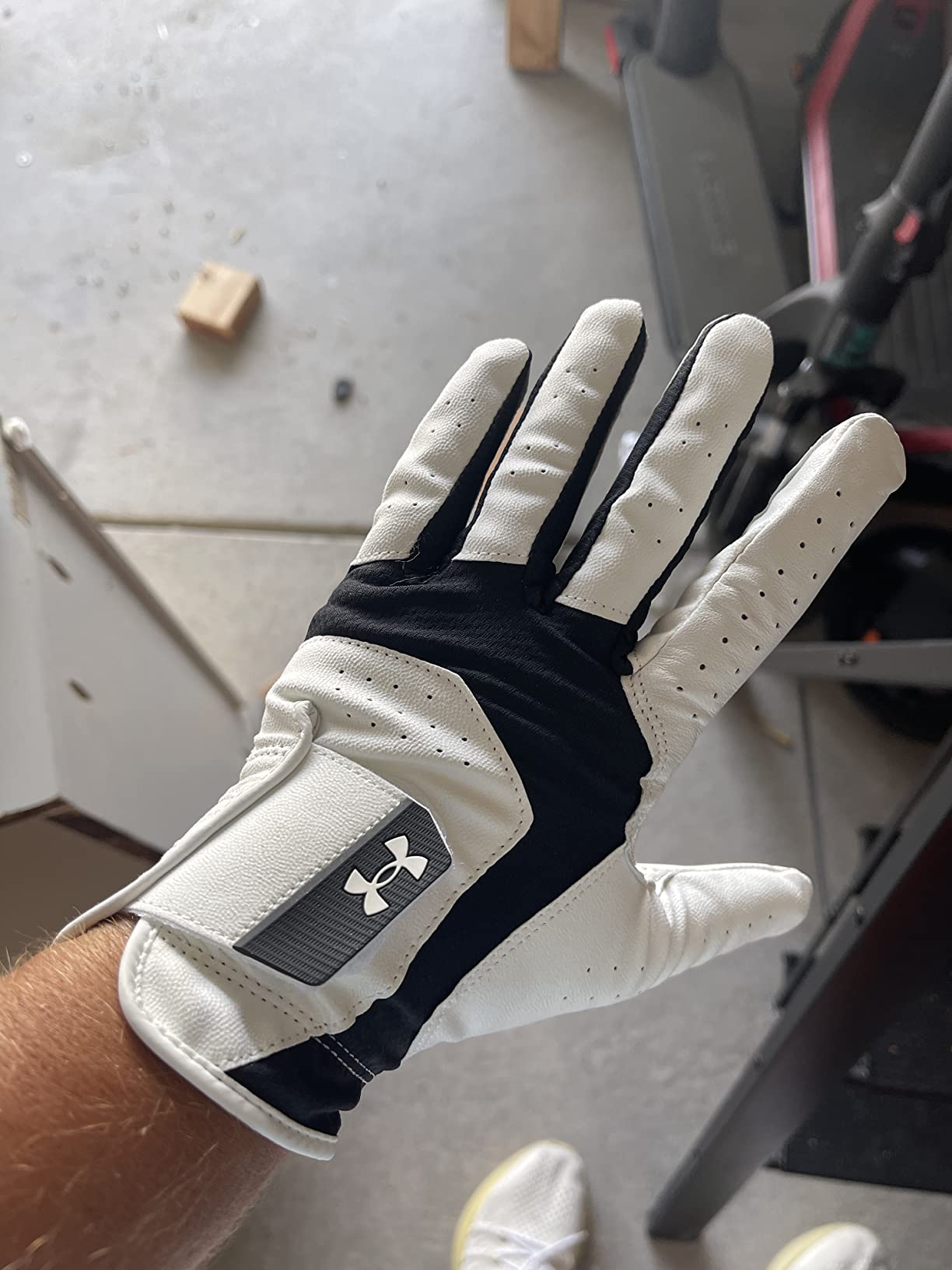 Under Armour Mens Iso-chill Golf Glove customer photo 2
