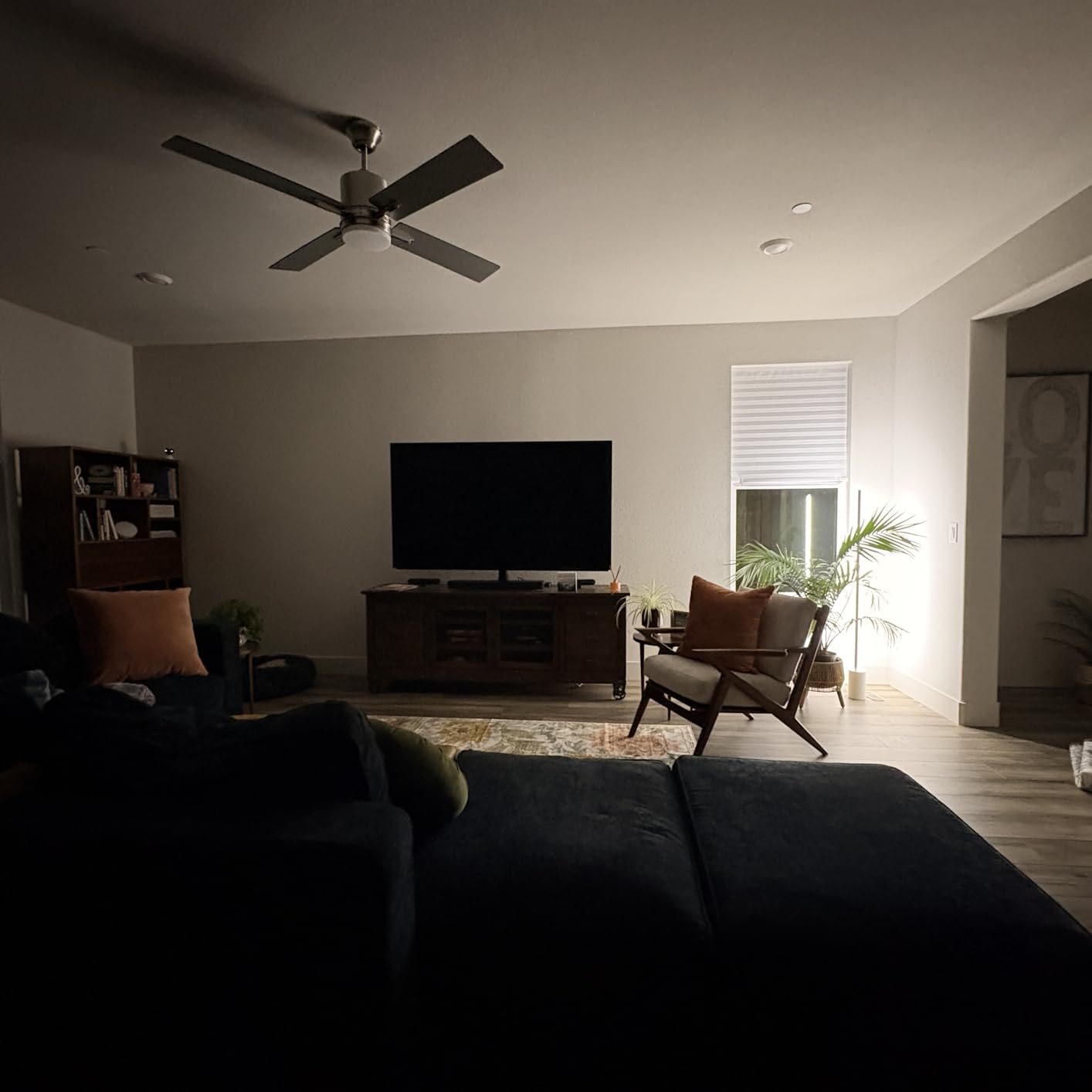 Philips Hue Signe Floor Lamp customer photo 1