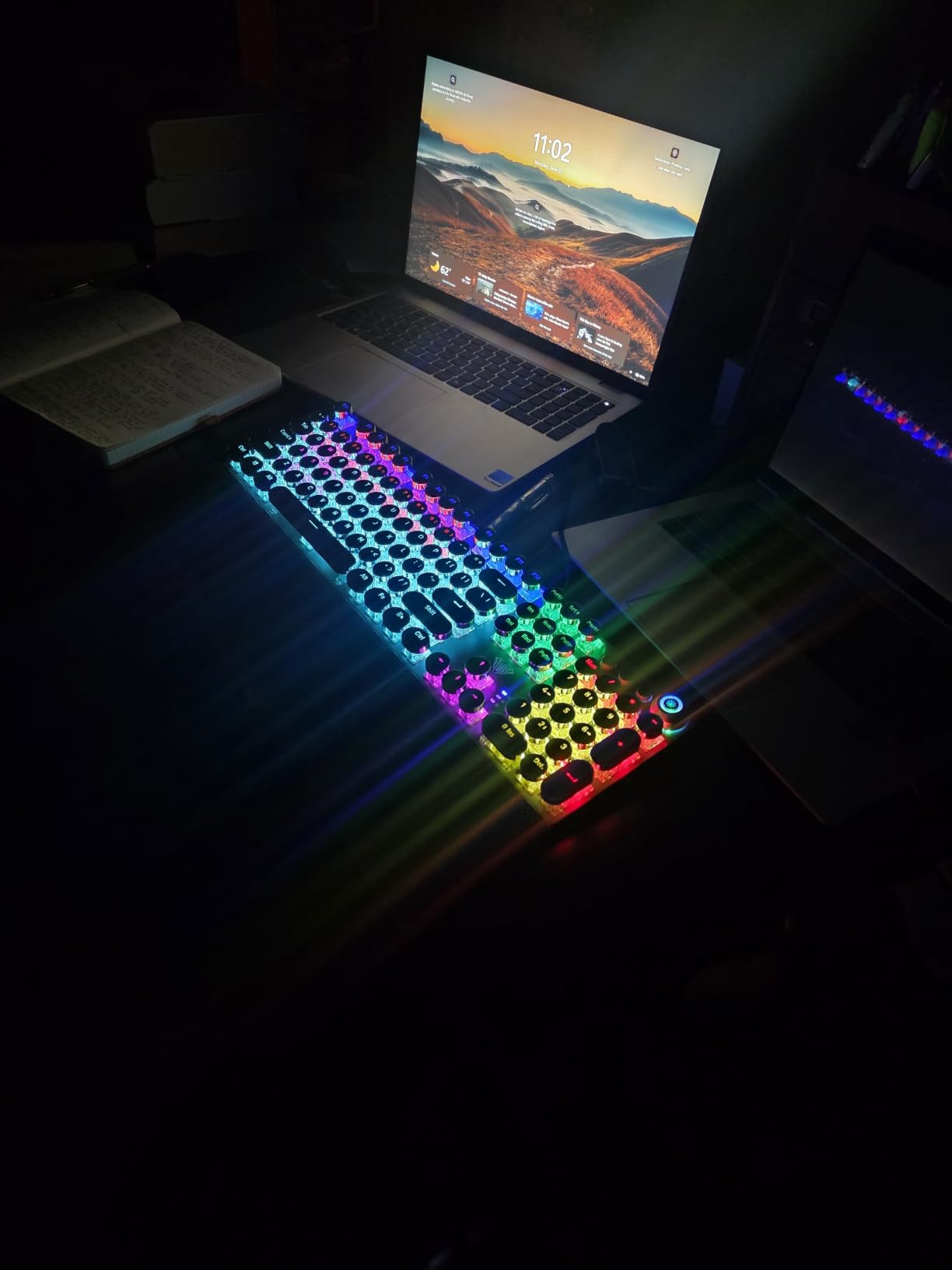 AULA F2088 Typewriter Style Mechanical Gaming Keyboard Wired, 104 Keys customer photo 1