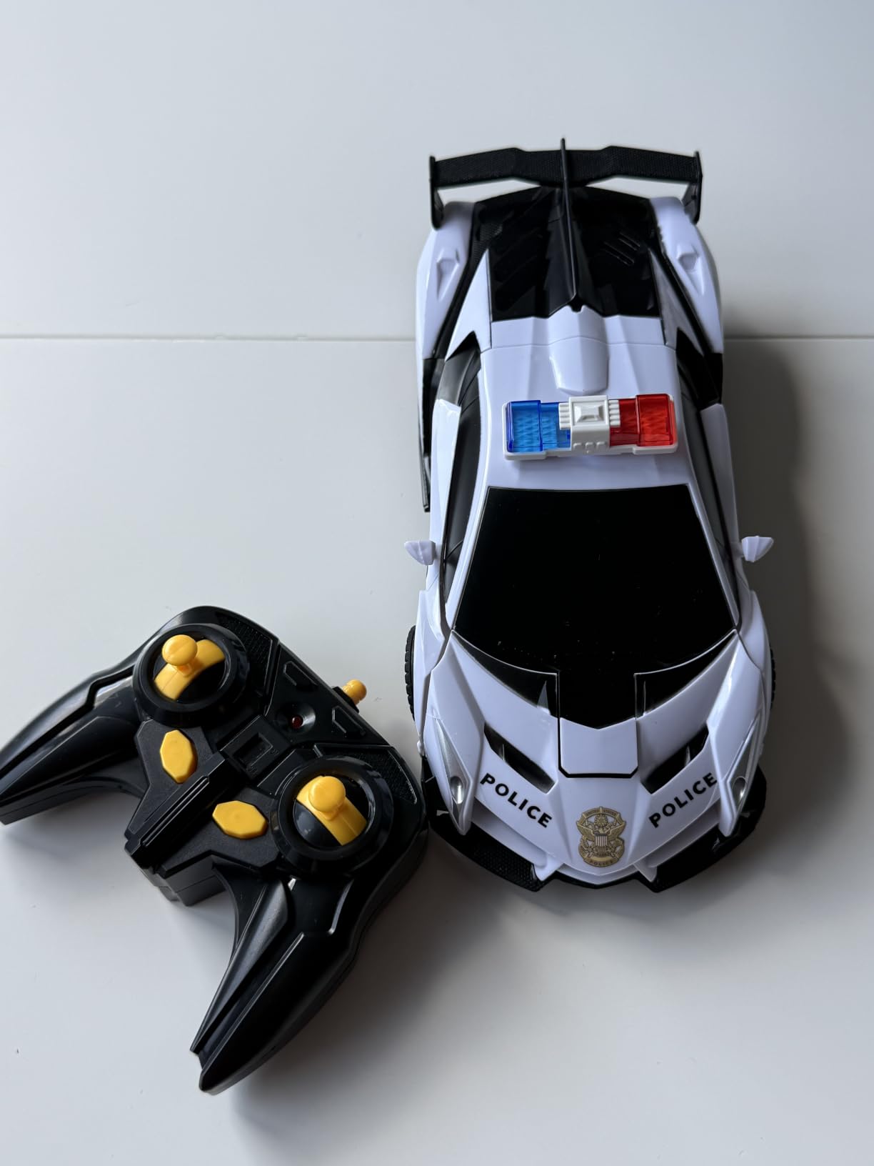 FDJ Remote Control Car - Transform Toys Car Robot, One Button Deformation to Robot with Flashing Light, 2.4Ghz 1:18 Scale Transforming Police Car Kids Toys with 360 Degree Rotating, Girls Boys Toys customer photo 1