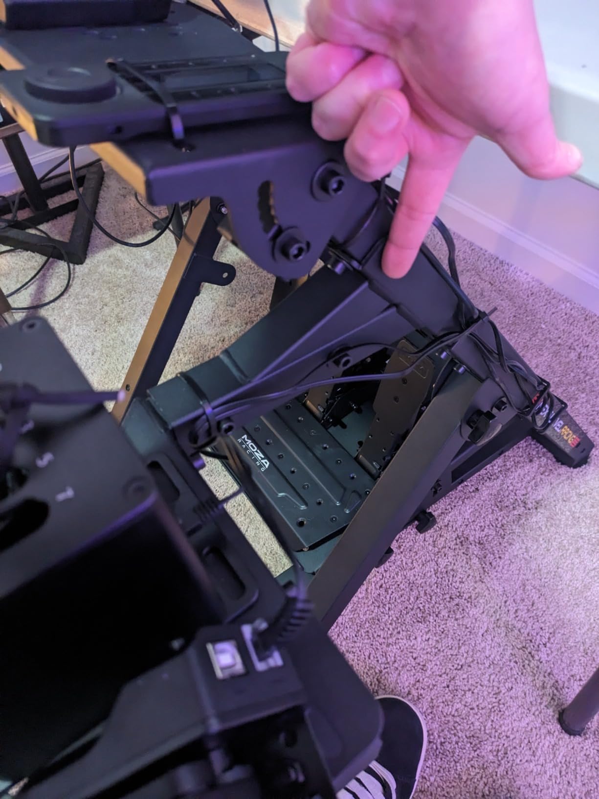 Next Level Racing Wheel Stand 2.0. Steering wheel stand for Thrustmaster, Fanatec, moza Racing on PC and video game consoles. Upgradeable to full cockpit with GTSeat add-on (not included) customer photo 2
