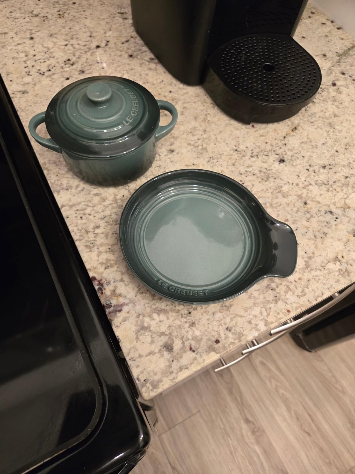 Le Creuset Stoneware Spoon Rest customer photo 2