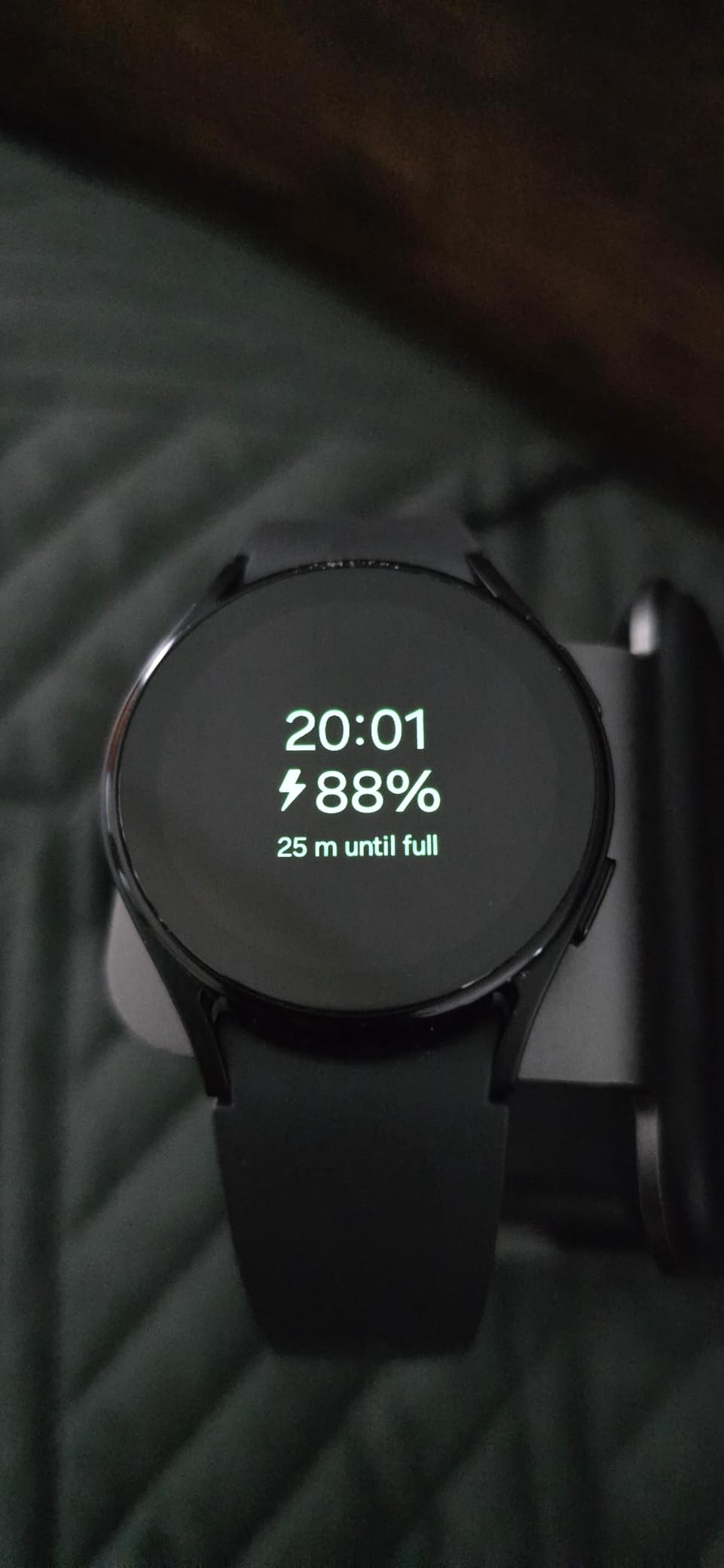 SAMSUNG Galaxy Watch 5 40mm Bluetooth Smartwatch w/Body, Health, Fitness and Sleep Tracker, Improved Battery, Sapphire Crystal Glass, Enhanced GPS Tracking, US Version, Gray (Renewed) customer photo 2