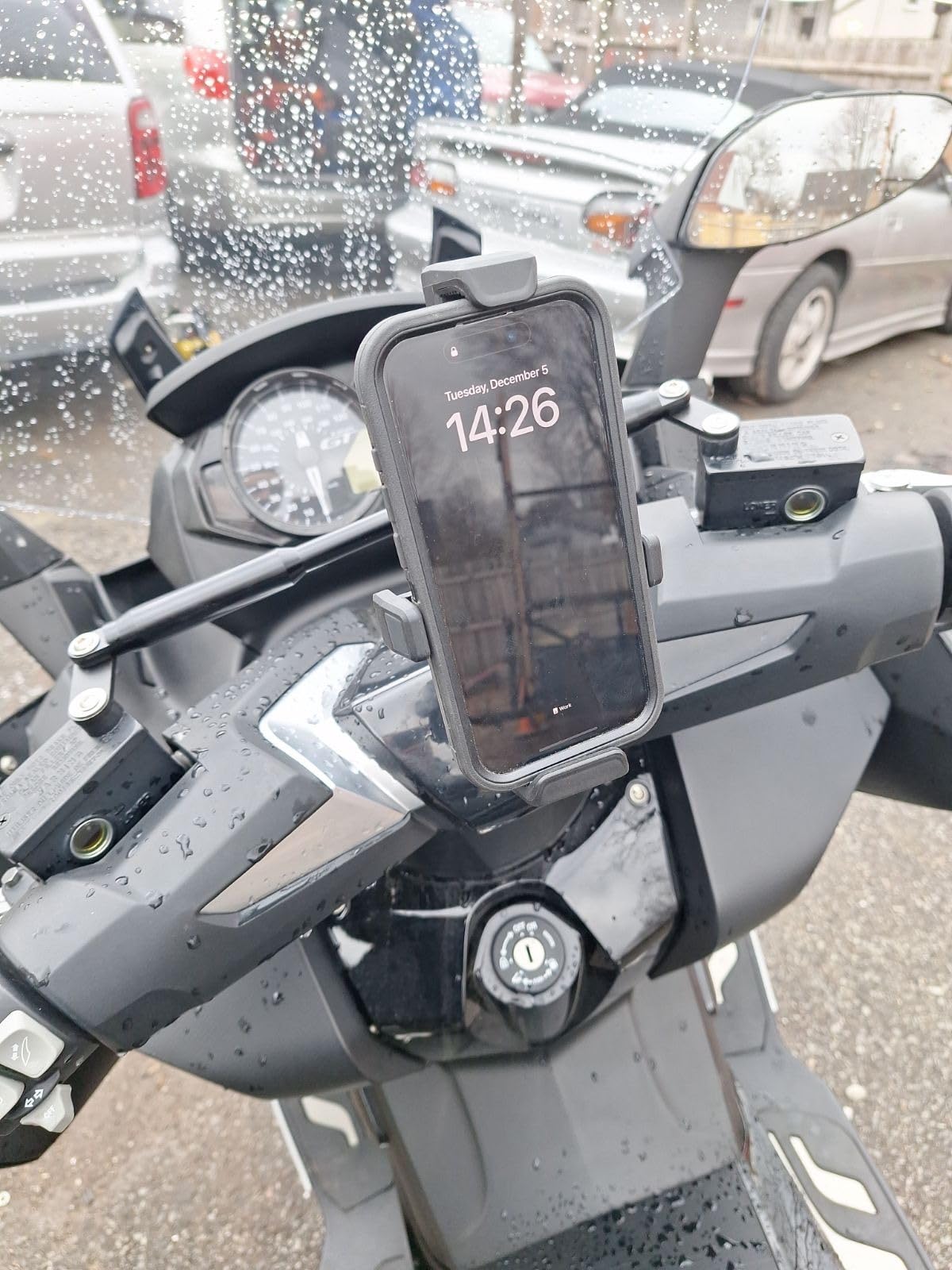 Kewig Motorcycle Phone Mount with Vibration Dampener & Secure Lock customer photo 1