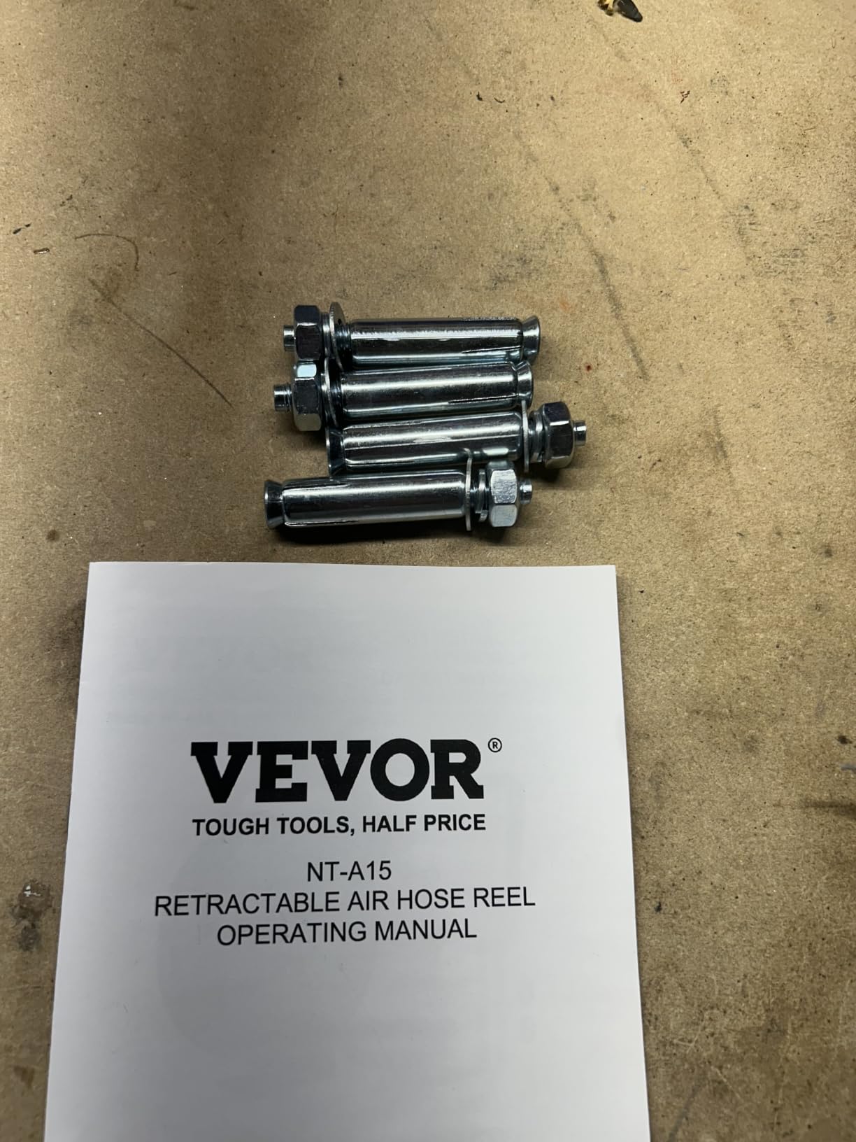 VEVOR Retractable Air Hose Reel 3/8 IN x 50 FT Hybrid Air Hose Max 300PSI customer photo 1