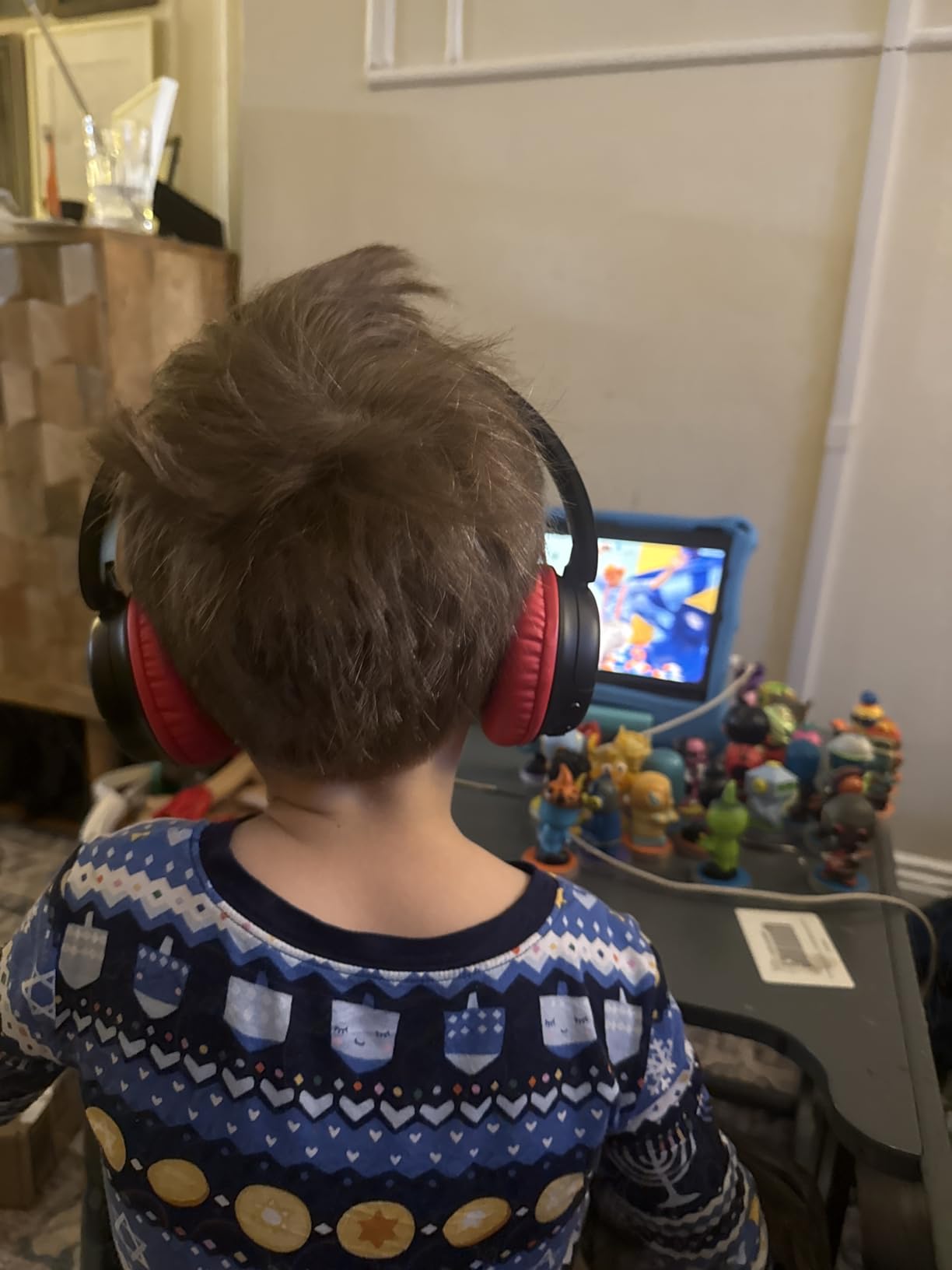 iClever BTH22 Kids Bluetooth Headphones for Toddler Travel, 60H Play Time customer photo 1