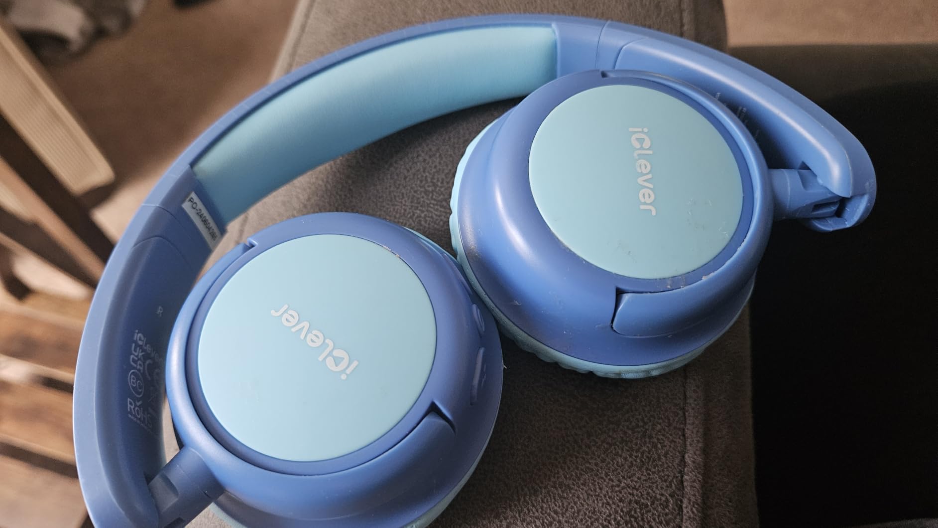 iClever BTH22 Kids Bluetooth Headphones for Toddler Travel, 60H Play Time customer photo 2