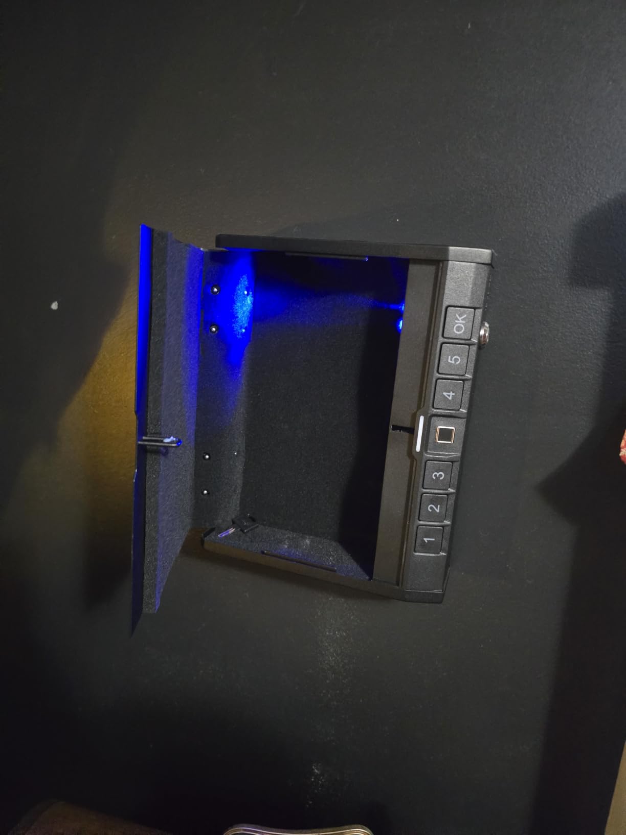 ONNAIS Iron PRO Biometric Fingerprint Gun Safe for Handgun with Keypad Lock customer photo 1