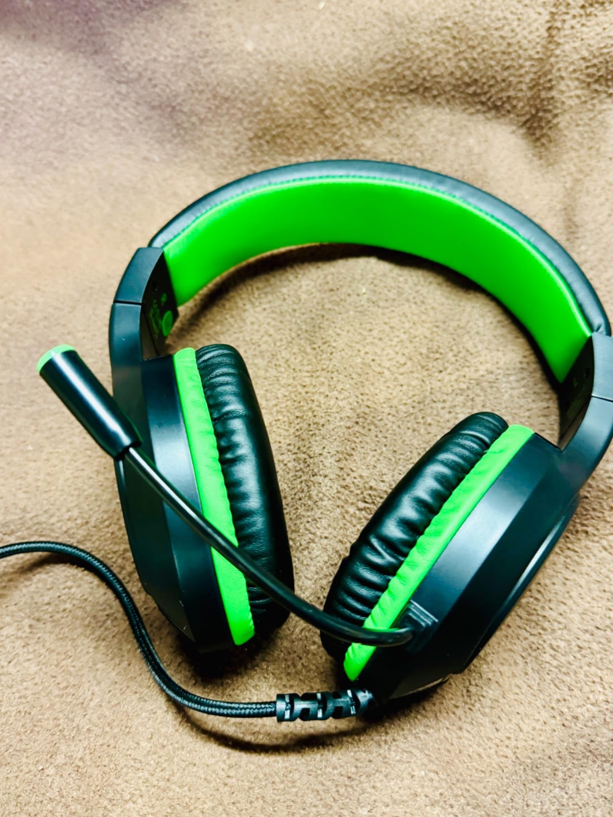 H-10 Gaming Headset for PS4, Xbox One, PC, PS5, Nintendo Switch, Stereo Wired Noise Cancelling Over Ear Headphones with Mic for Kids Adults, Bass Surround, Soft Memory Earmuffs, Green customer photo 2