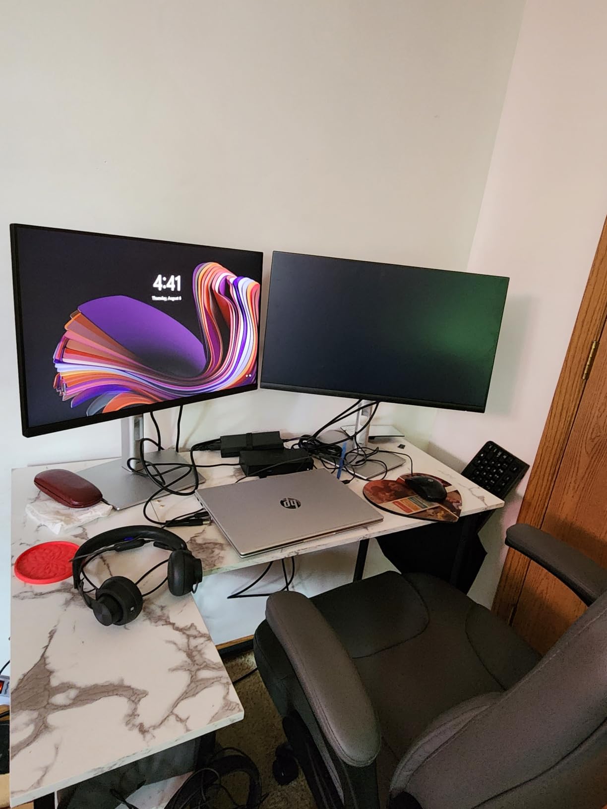 Pamray 43 Inch L Shaped Computer Desk with Reversible Side Storage Shelves, Small Corner Desk for Small Space Home Office,Writing Study Table Gaming PC Desk for Bedroom,Black customer photo 1