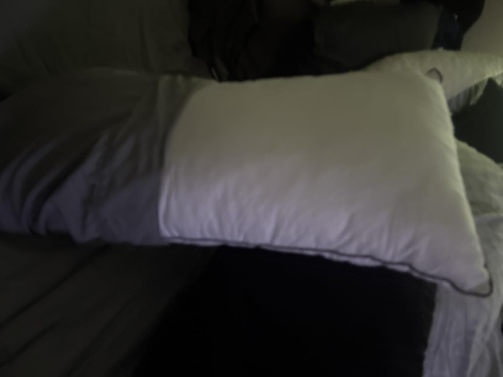 JOLLYVOGUE Pillows Queen Size Set of 4, Cooling and Firm Pillows with Oeko-Tex Certified Down Alternative Filling for Side, Back, and Stomach Sleepers, Hotel Collection customer photo 1