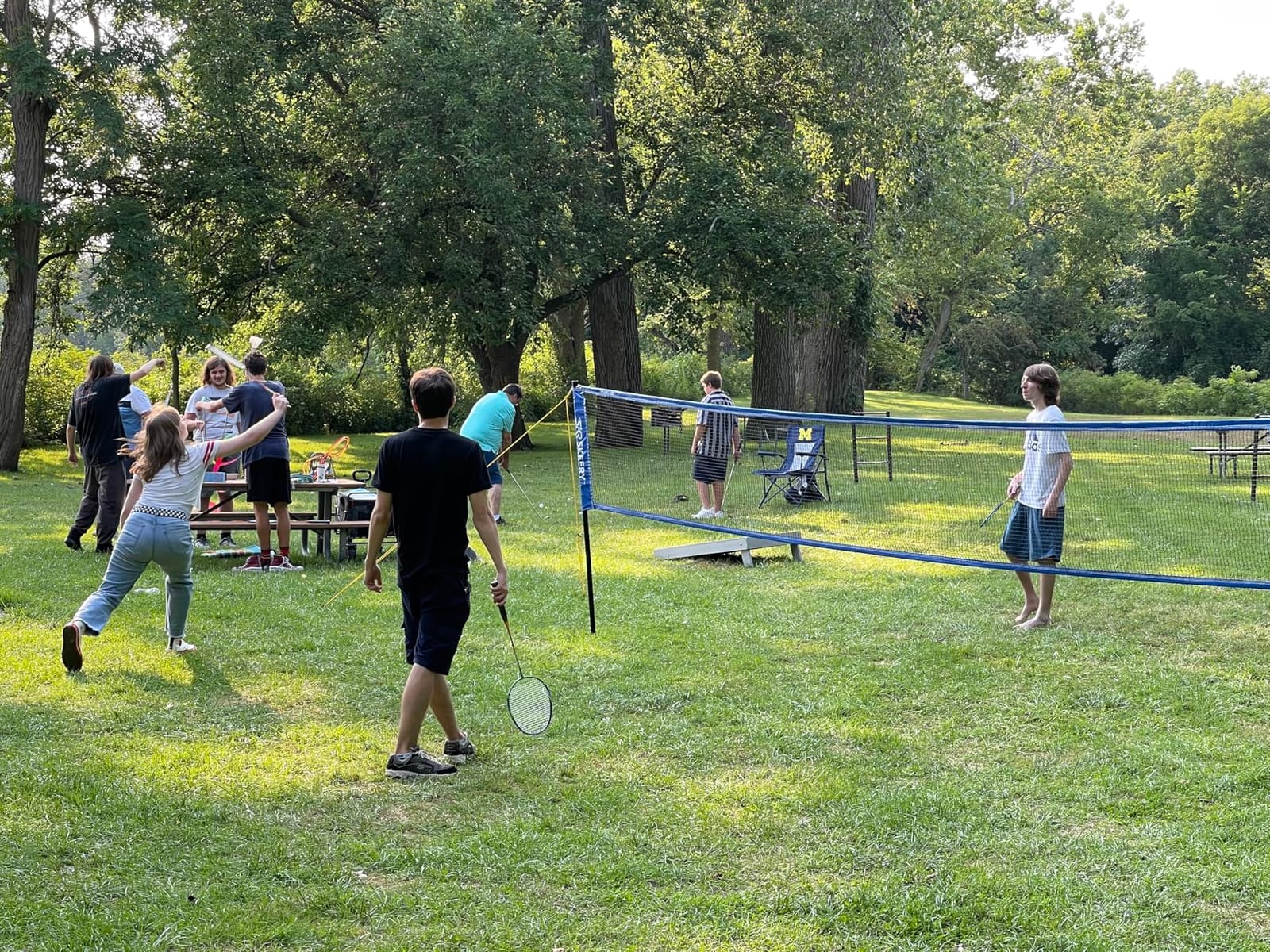 SKEERY Professional Badminton Set with Winch System,Portable Badminton Net includes Carbon Aluminum Badminton Rackets Set of 4,3 Shuttlecocks and Carrying Bag,Badminton Sets for Backyards,Beach customer photo 1