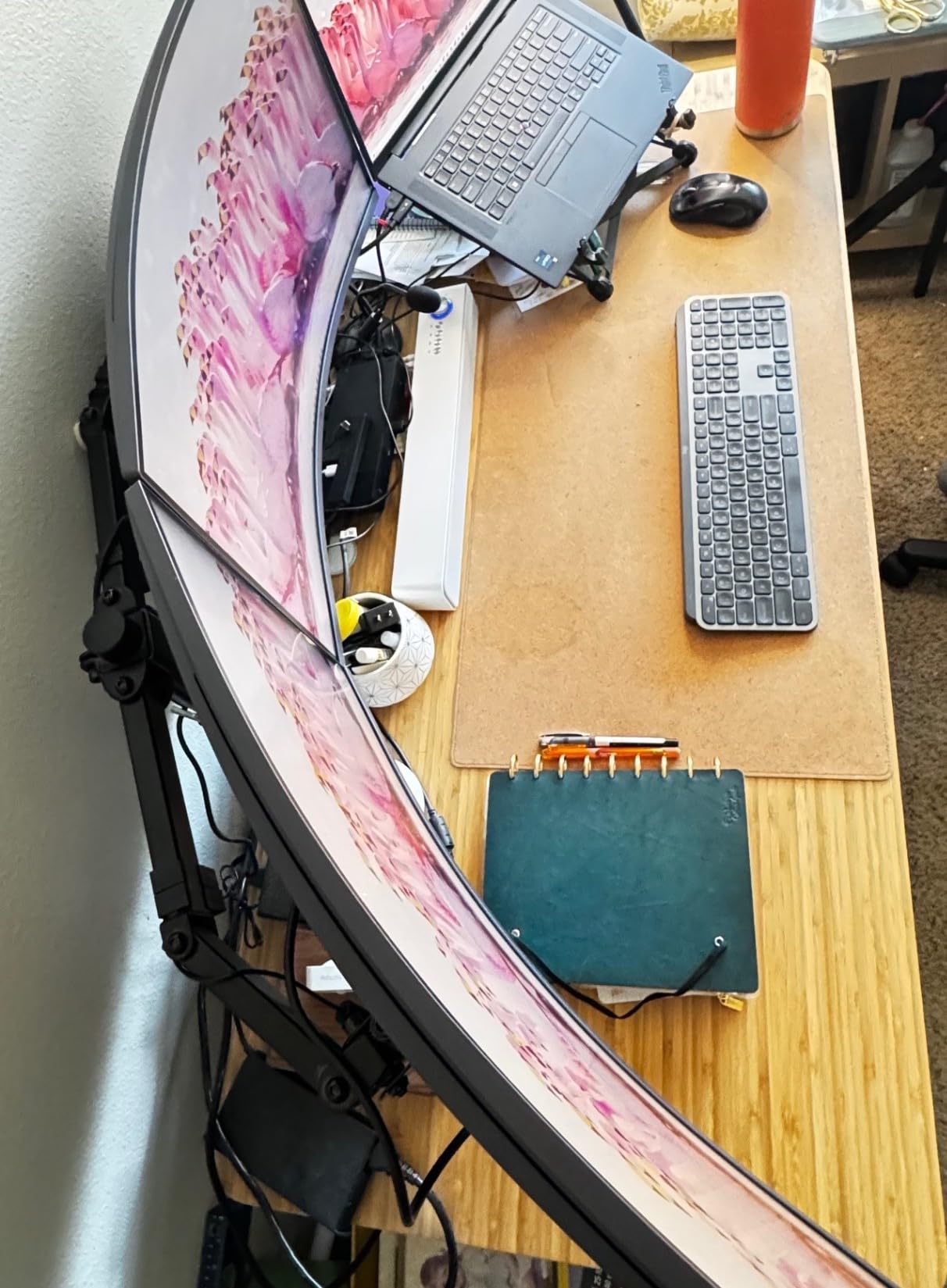 LG 32 UltraGear Curved customer photo 2