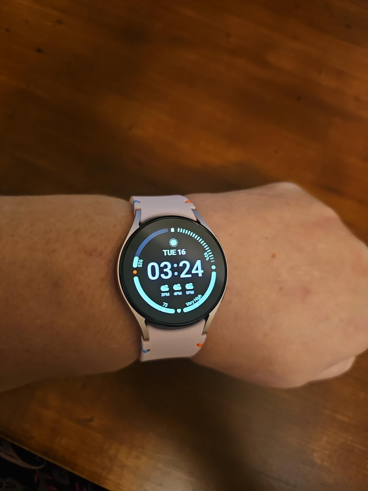 Samsung Galaxy Watch FE 40mm Bluetooth AI Smartwatch w/Fitness Tracking, BIA Sensor, Personalized HR Zones, Heart Rate Tracker, Sleep Monitor, 2024, Silver [US Version, 1Yr Manufacturer Warranty] customer photo 2