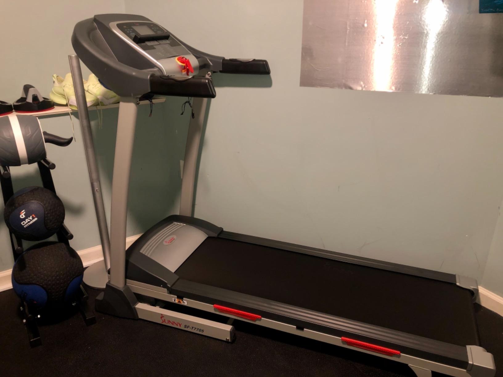 Sunny Manual Walking Treadmill customer photo 1