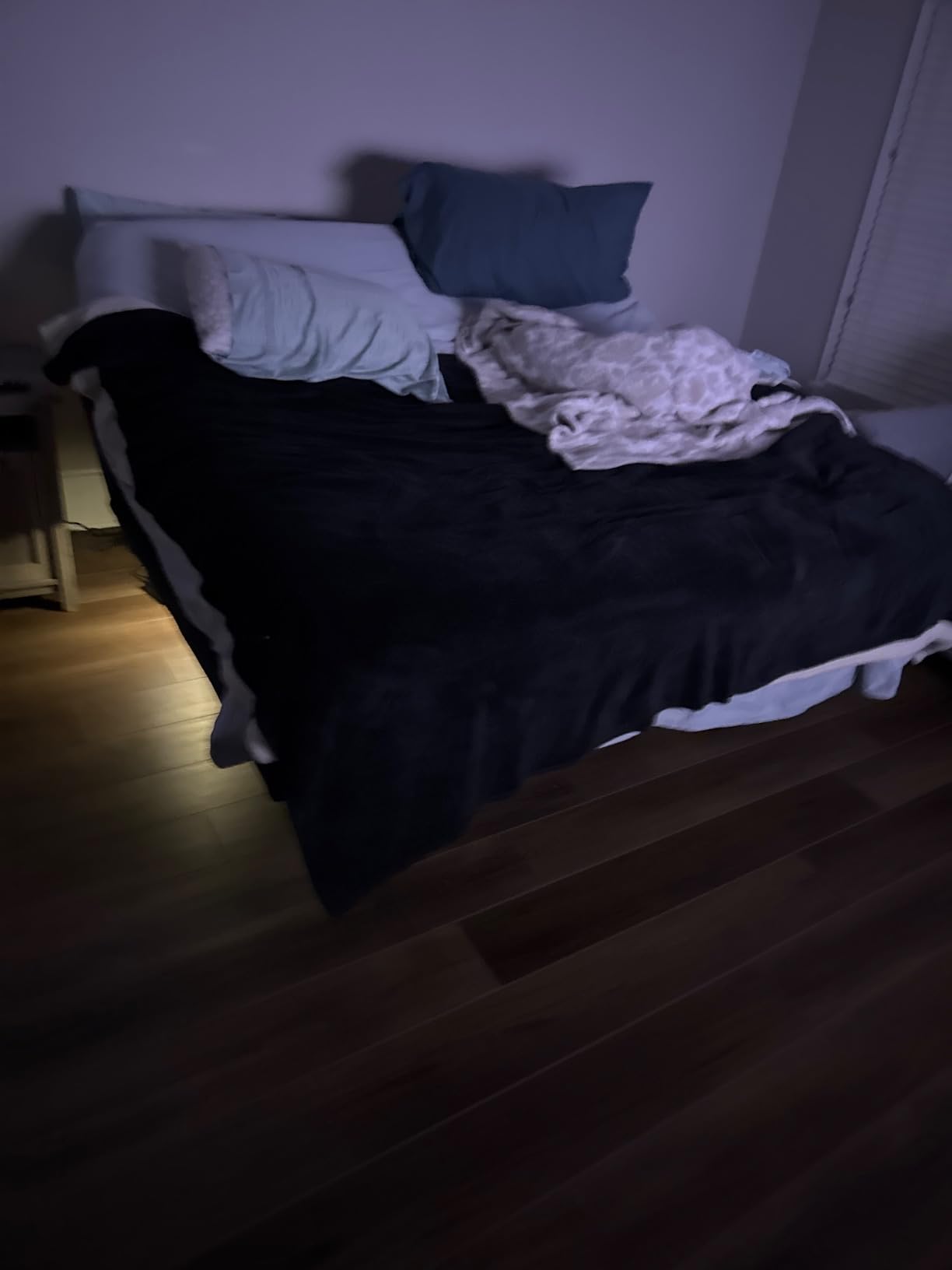 Nestl 2nd Gen King Adjustable Bed Frame with Massage and Wireless Remote, Electric Base with Head and Foot Incline, Zero Gravity, USB Ports, Under Bed LED, No Box Spring Needed customer photo 2