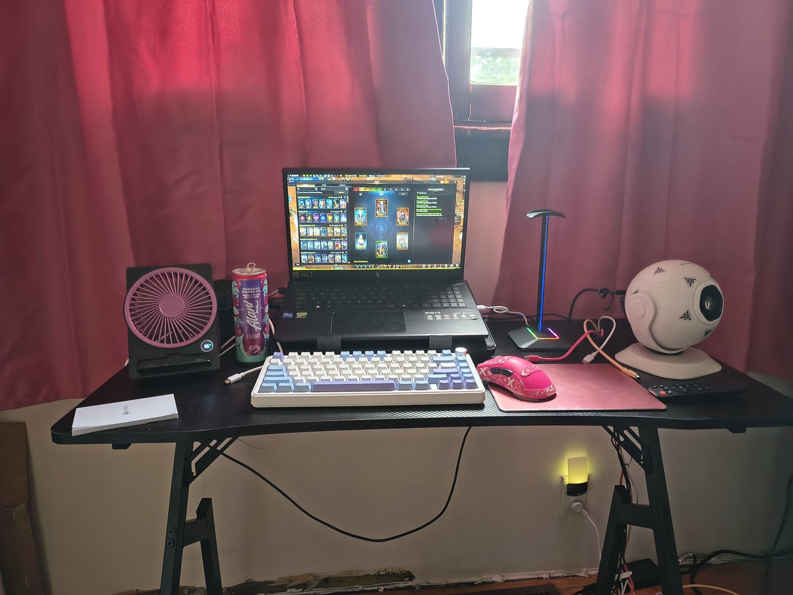 HLDIRECT 32 Inch Small Gaming Desk with Carbon Fiber Surface for Bedroom customer photo 2