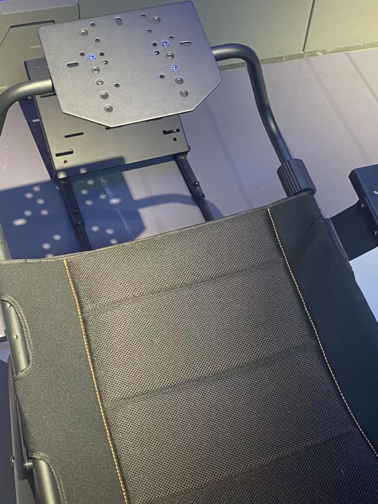 ARES WING Foldable Sim Racing Cockpit with Seat for Small Spaces customer photo 1