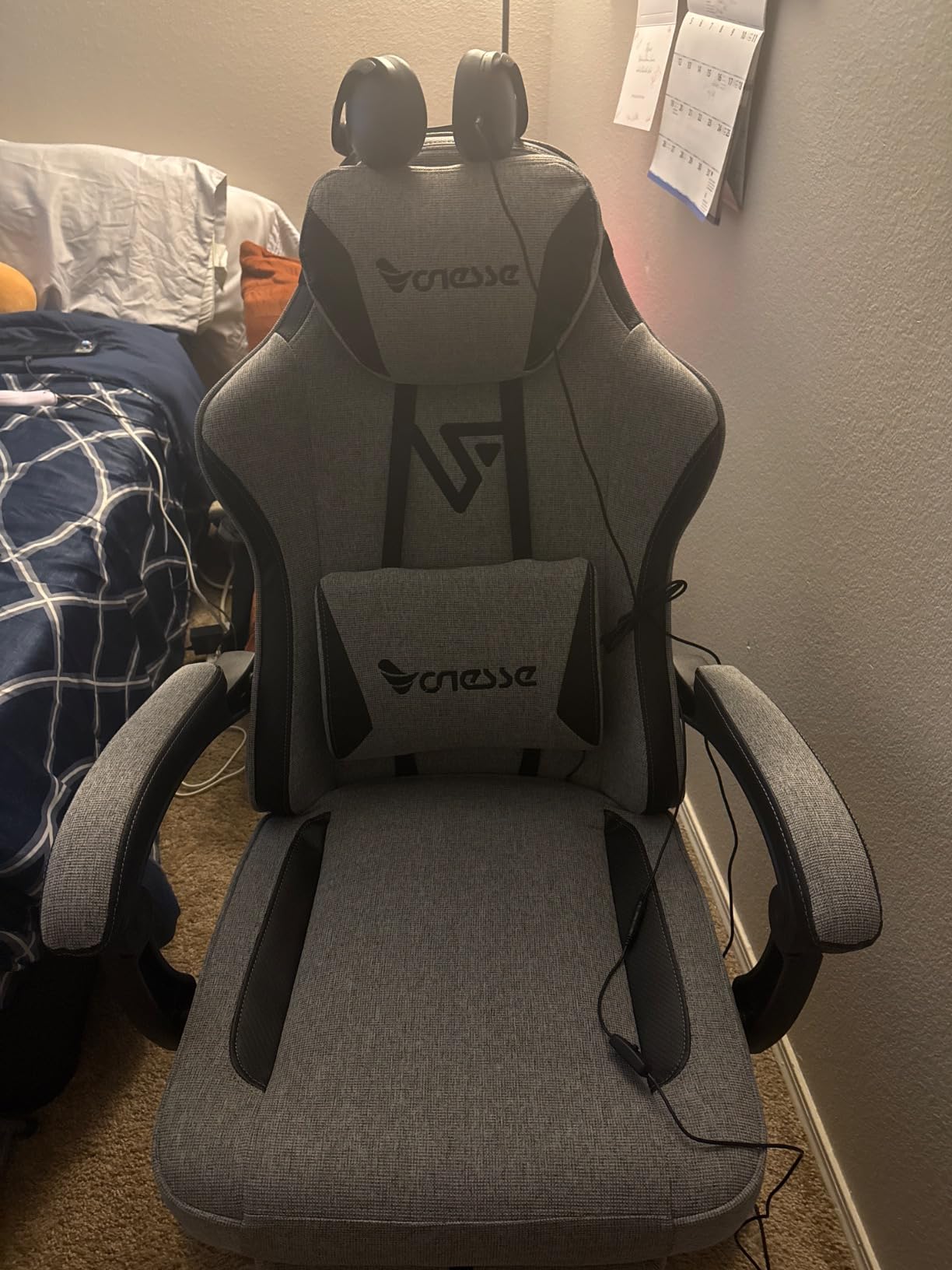 Vonesse Gaming Chair, Desk Chair with Linen Breathable Mesh Fabric, Office Chair with Adjustable Lumbar Support, Computer Chairs with Footrest and Headrest (Black) customer photo 1