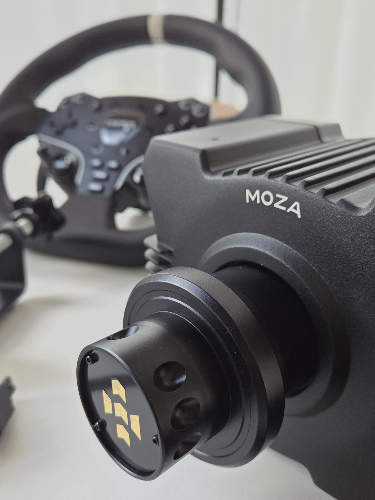 MOZA R5 Bundle Kit 5.5Nm Direct Drive Servo Base,Wheel & Pedals for PC customer photo 1