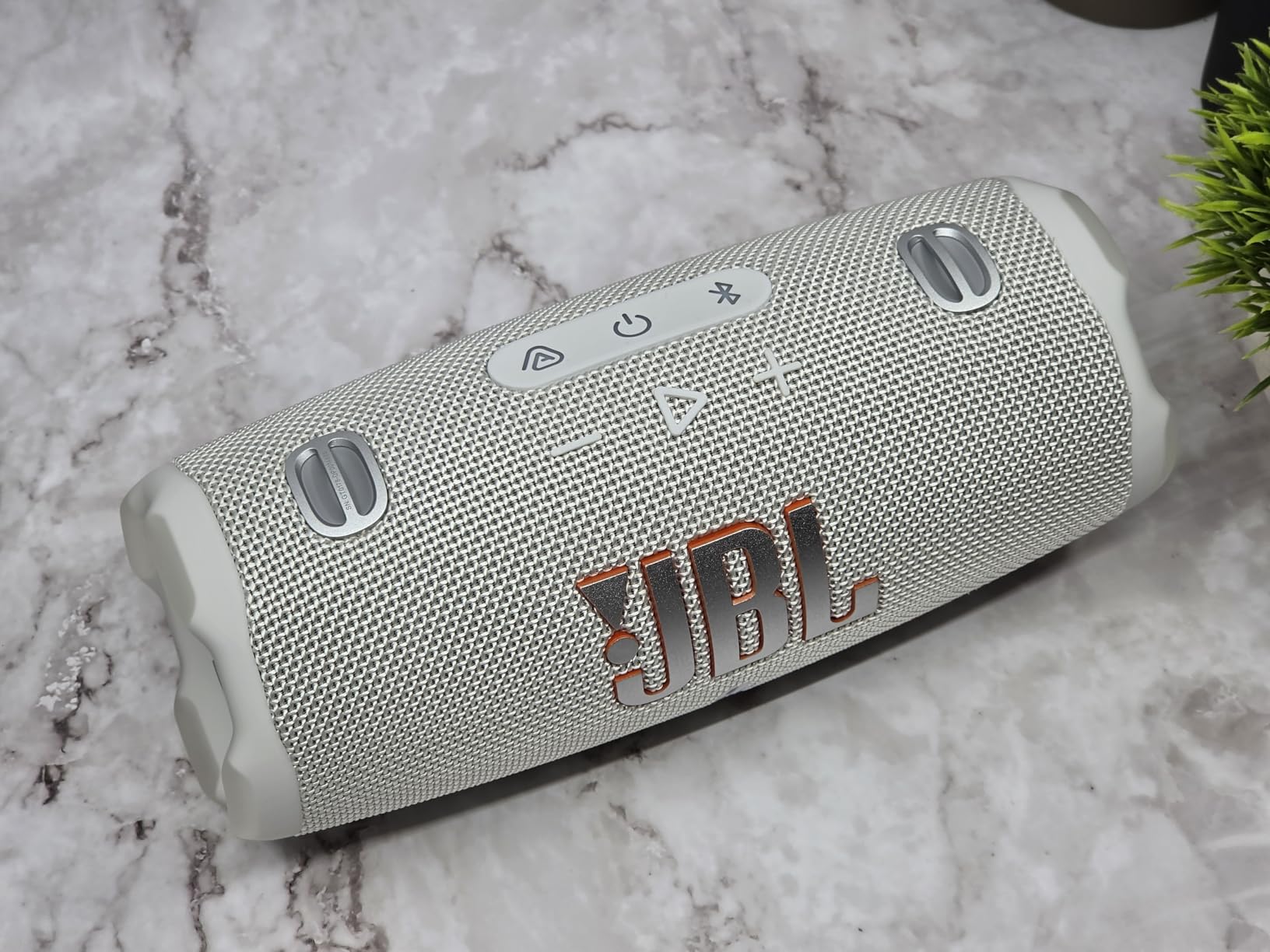 JBL Charge 6 customer photo 2