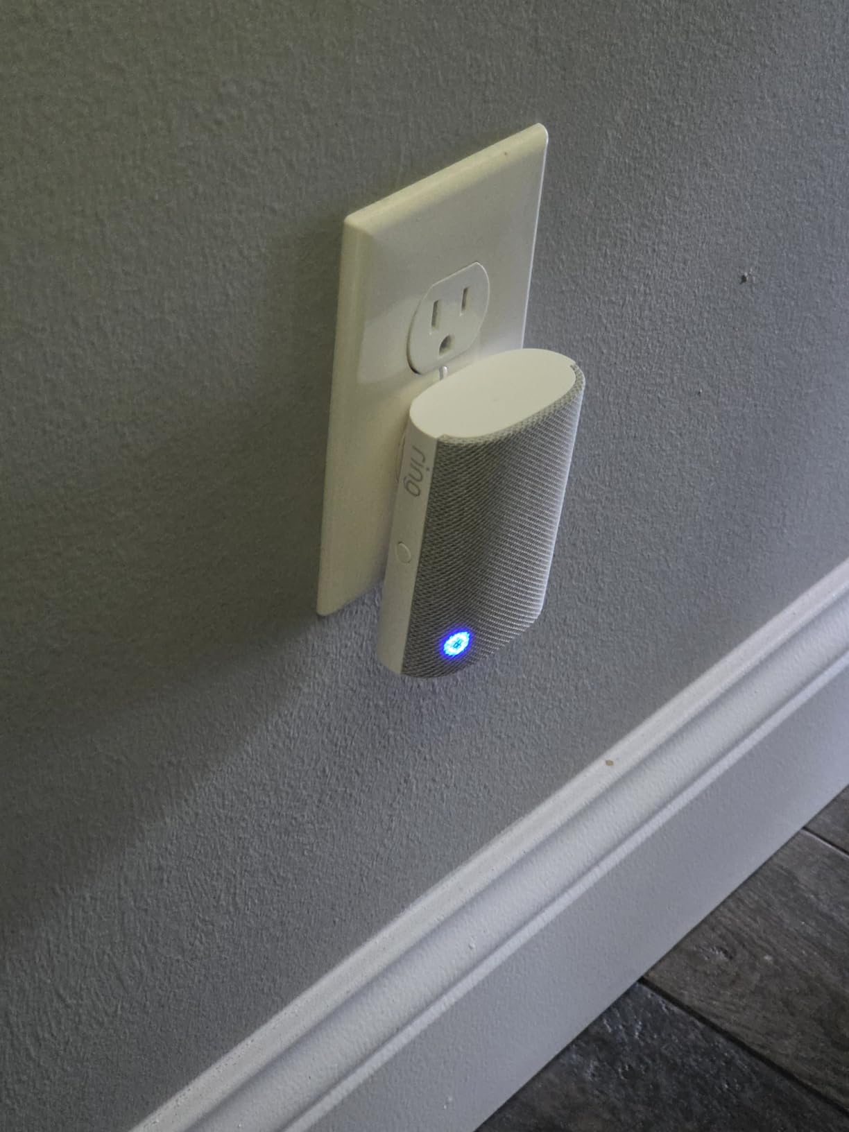 Ring Chime — Enhanced audio for real-time alerts you can hear from anywhere, easy plug-in setup, simple wifi & Bluetooth connectivity, sleek design, White customer photo 1