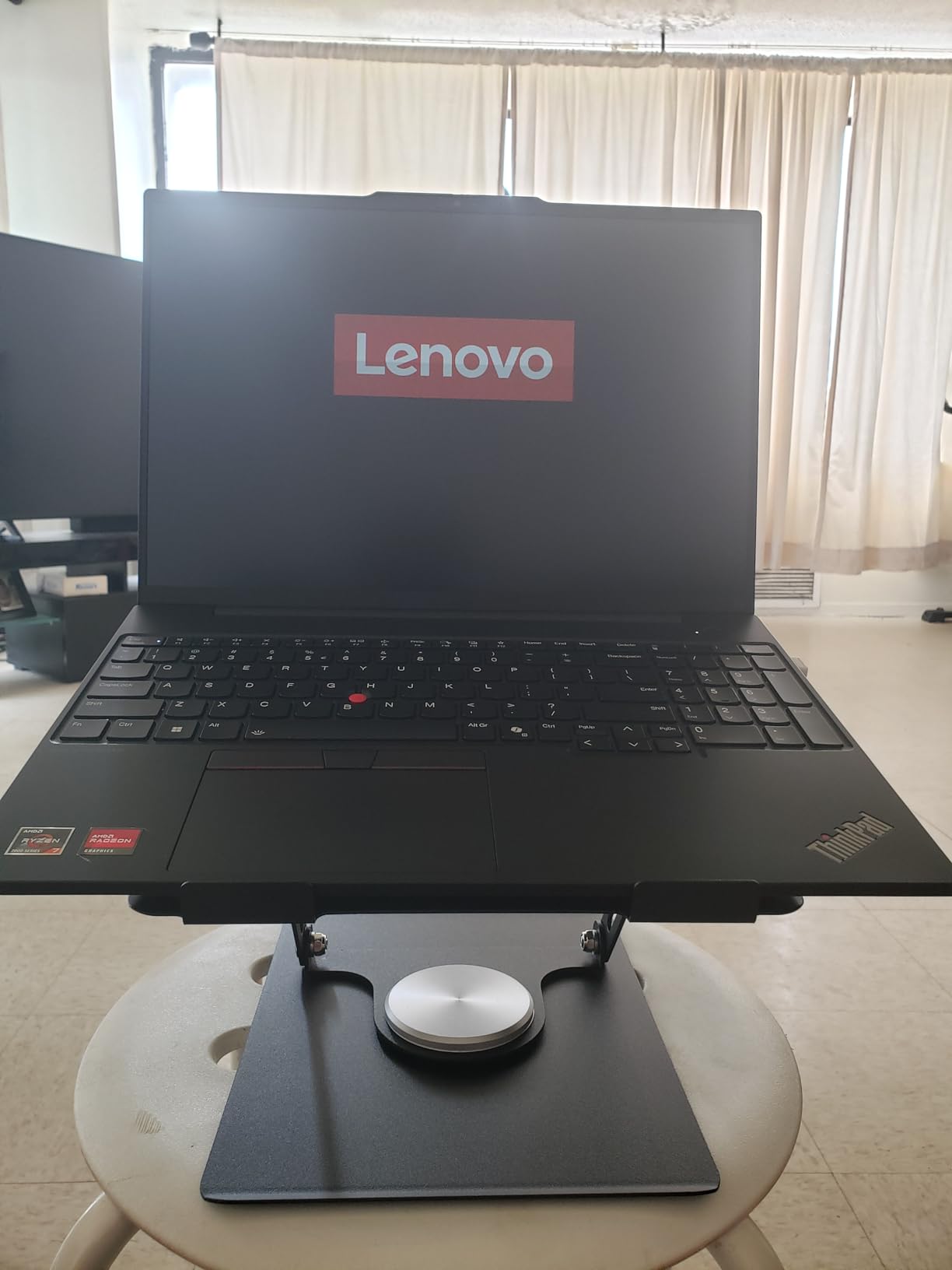 Lenovo ThinkPad E16 customer photo 2