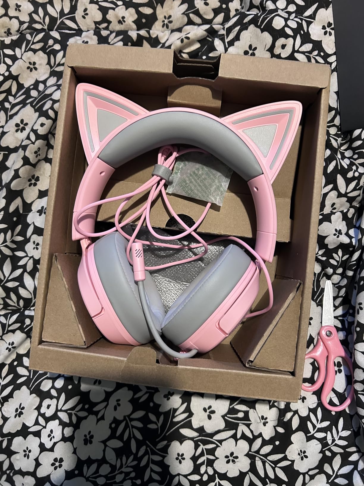 Razer Kraken Kitty V3 X Wired Gaming Headset, Kitty Ears, Pink customer photo 1