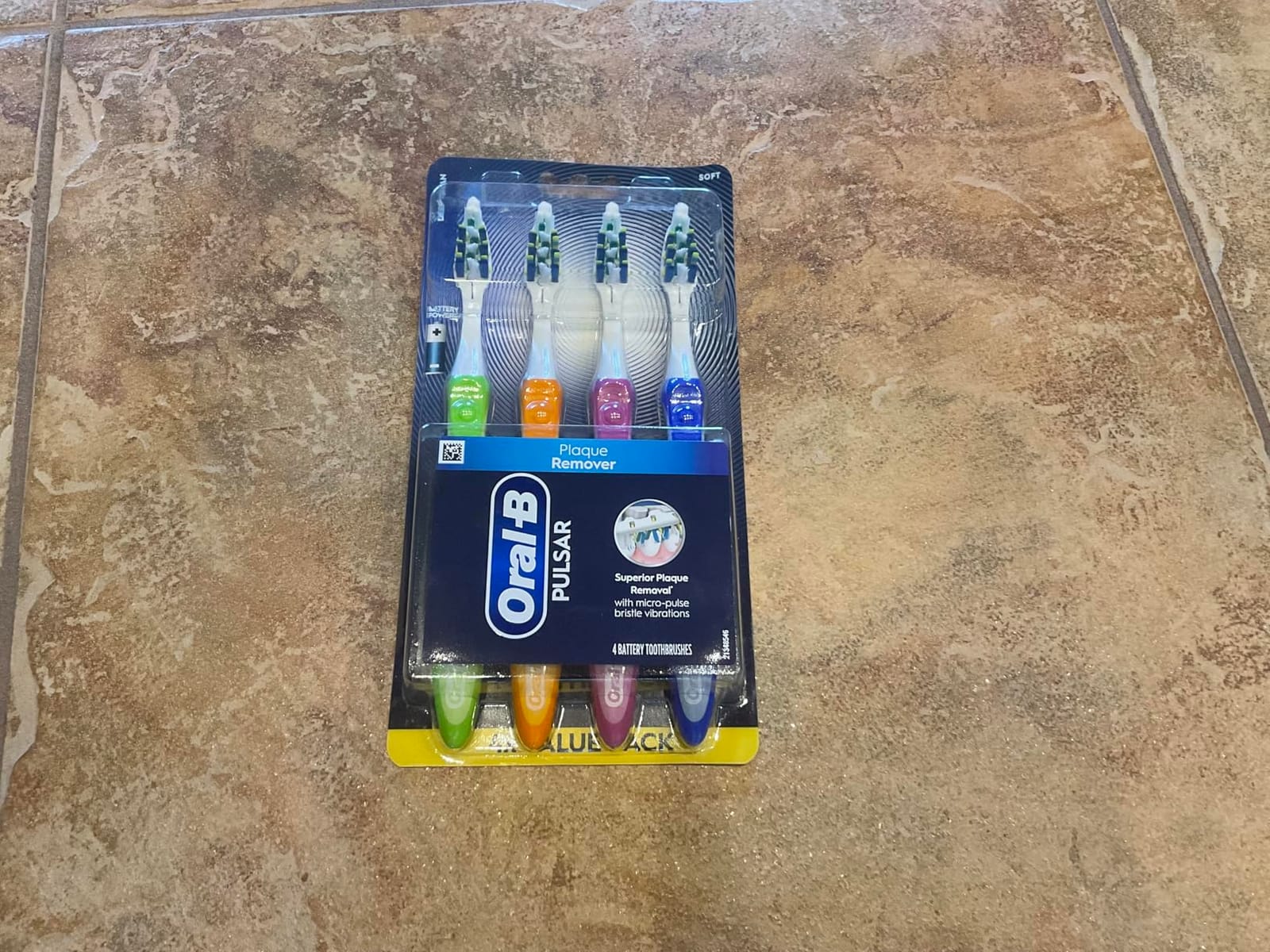 Oral-B Toothbrush, Vibrating Plaque Remover Pulsar, Vibrating Battery Toothbrush, Soft, 4 Count customer photo 1