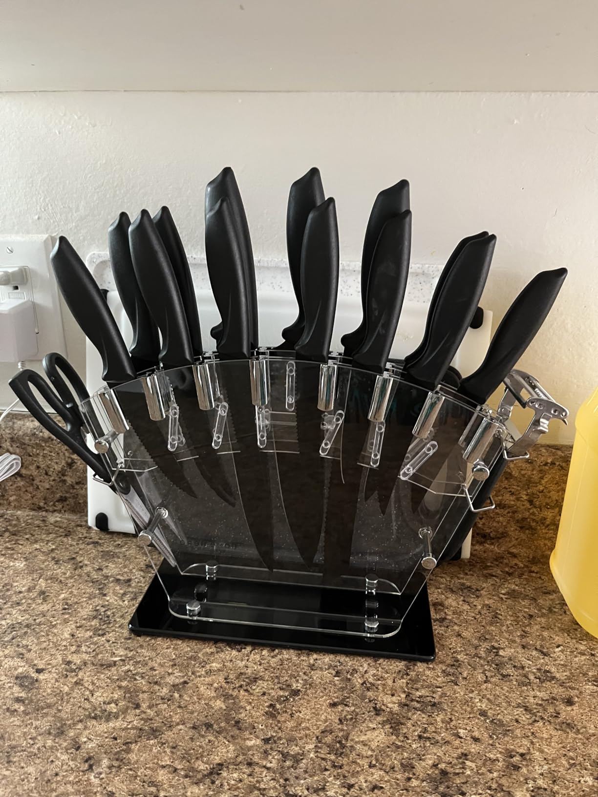 Home Hero 16-Piece customer photo 1
