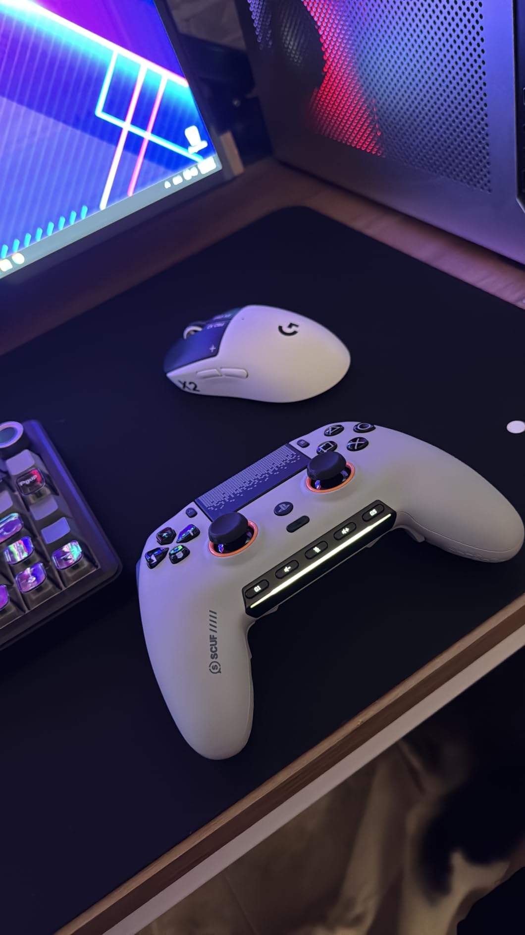 SCUF OMEGA PS5 Wireless Performance Controller – Light Gray customer photo 2