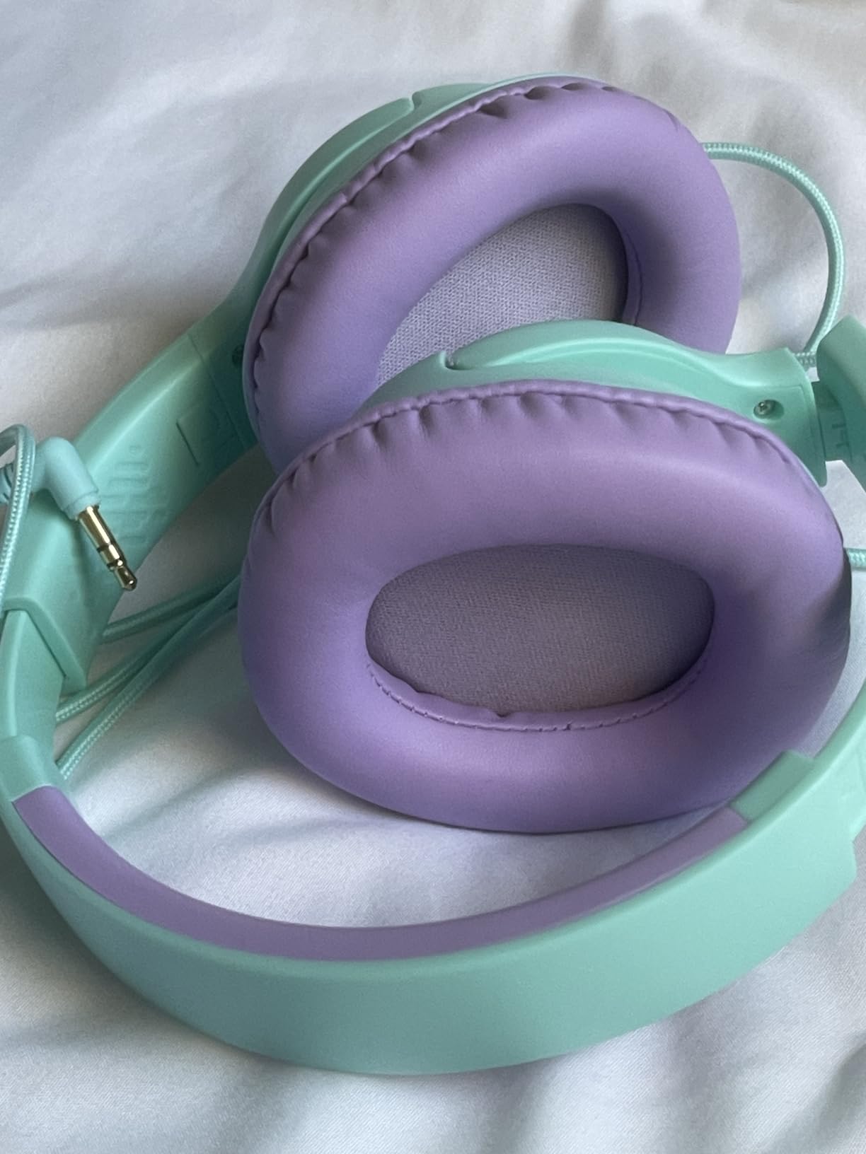 iClever C371 Kids Headphones with Cord for School Boys Girls Travel Gift customer photo 2
