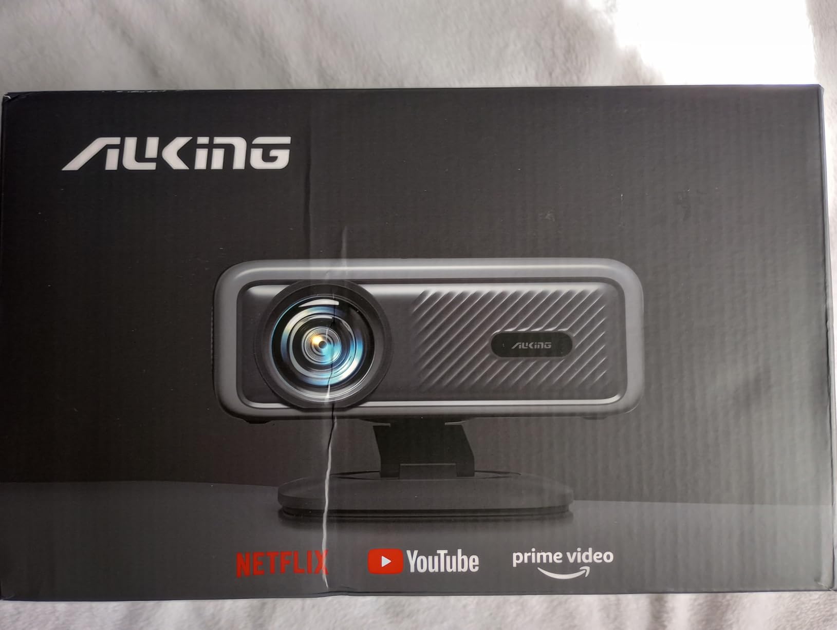 AuKing 5000 ANSI & 70W Dolby 4K Outdoor Projector with Auto Focus customer photo 2