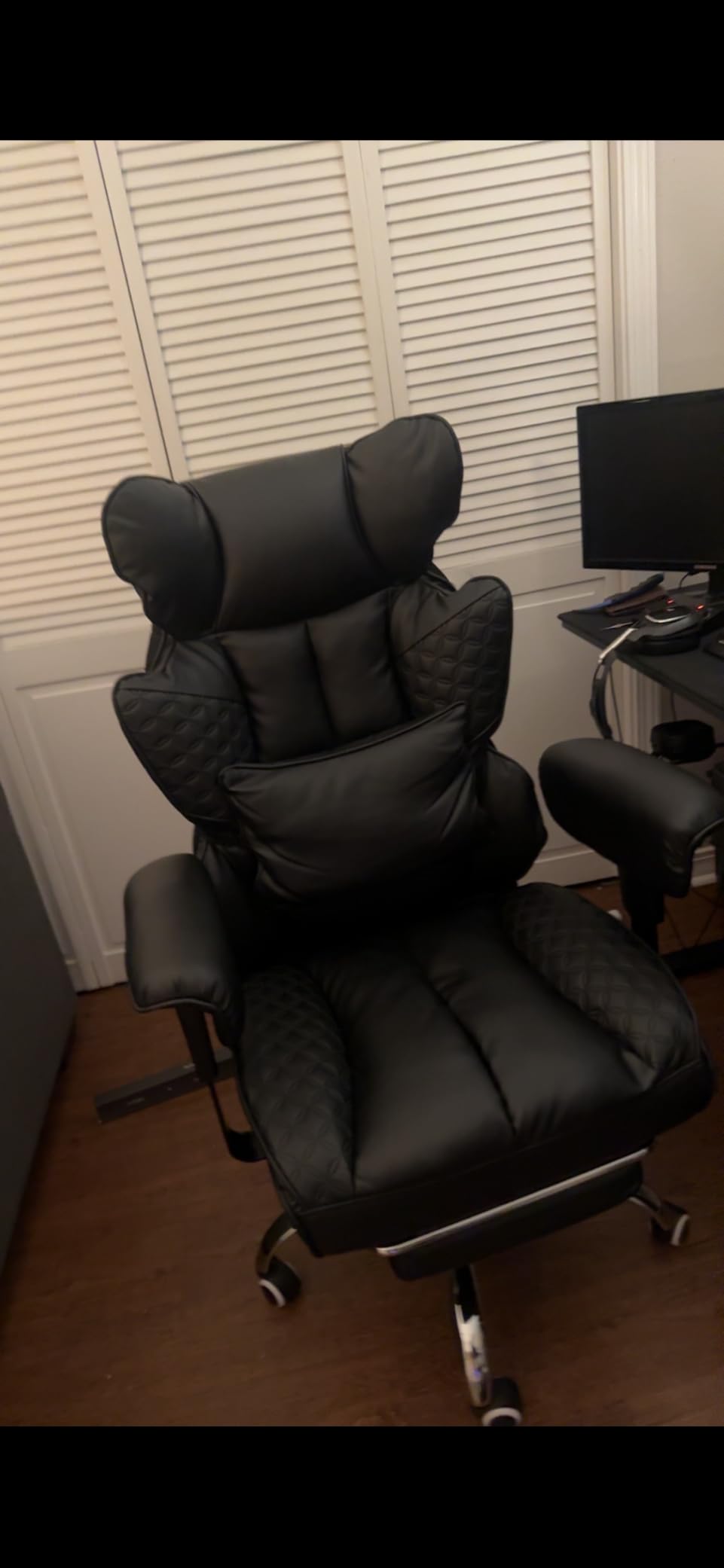 GTPLAYER Big and Tall Gaming Chair 400lbs Heavy Duty Office Chair with Footrest, High Back Pocket Spring Lumbar Support, Ergonomic Wide Comfy Seated Cushion for Lower Back Pain Relief, Carbon-Black customer photo 1