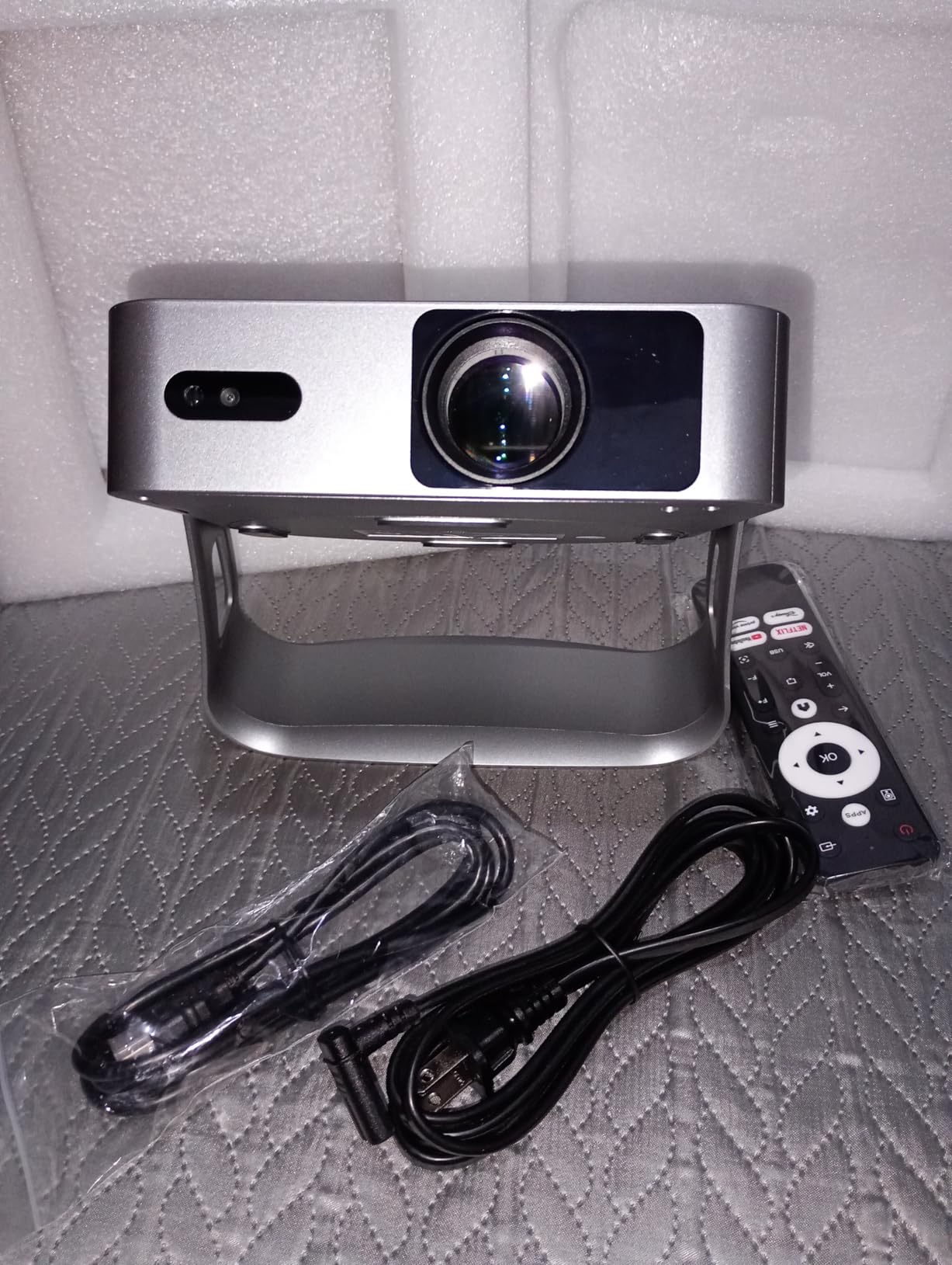【Now with Netflix & 3000 ANSI】Smart 4K Projector with WiFi and Bluetooth, VISSPL 3D Dolby Audio and Auto Focus Portable Outdoor Projector, Movie Home Theater Projectors for Bedroom/Ceiling customer photo 2